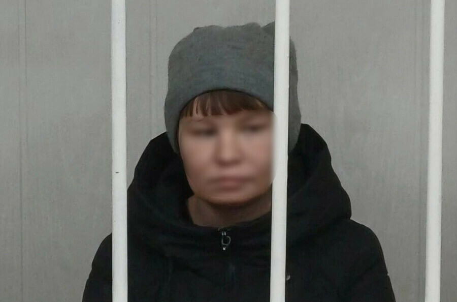 Амурчанке захотелось сесть в кресло и она убила мужчину