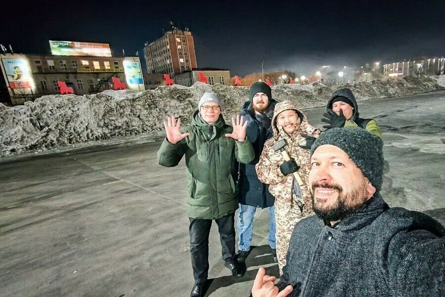 Такого еще не было необычный артобъект появился в оживленном районе Благовещенска фото 