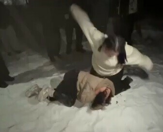 В полиции прокомментировали жестокое избиение несовершеннолетней девочки другой школьницей в Зее