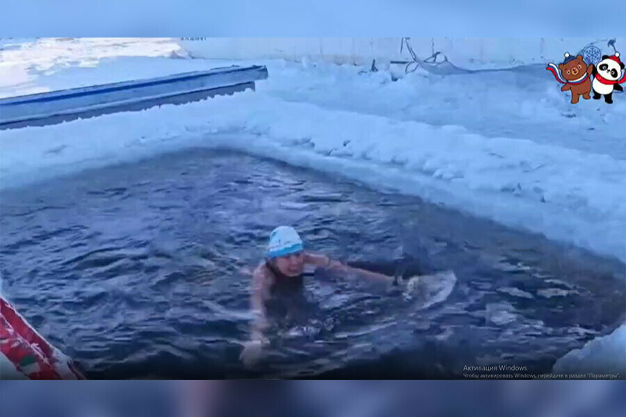 Пловцы из Хэйхэ набирают форму к благовещенскому зимнему фестивалю в пограничной реке 