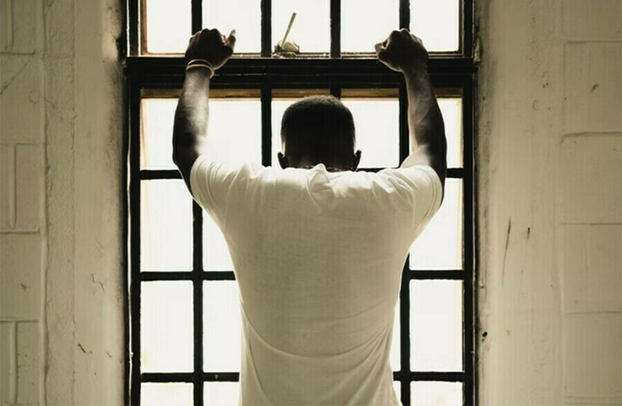 Освобожденный условнодосрочно амурчанин вернется в колонию