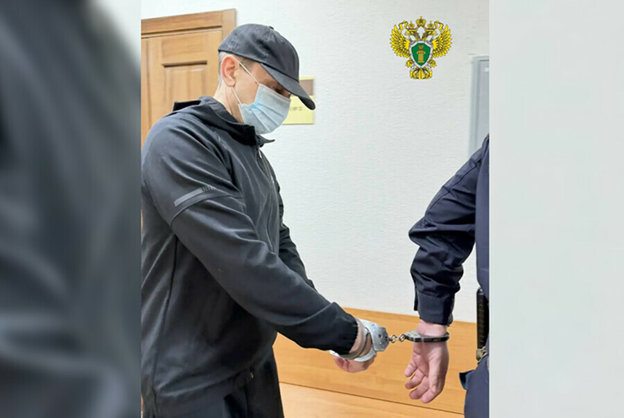 Для амурчанина 32 года назад жестоко убившего на Урале семью с детьми прокурор просит 15 лет колонии фото