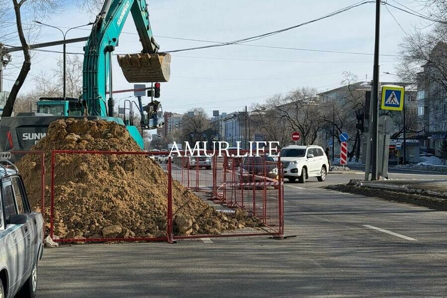 Проезжаешь как по стиральной доске благовещенцев возмутили перекопы на улице которую обновляли несколько лет фото