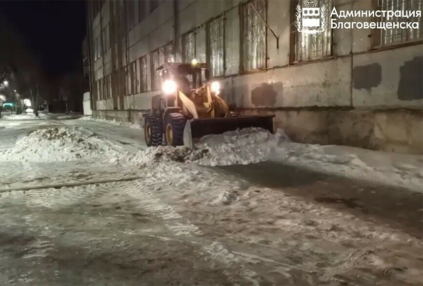 В мэрии Благовещенска подсчитали сколько тонн снега вывезли с улиц в этом году