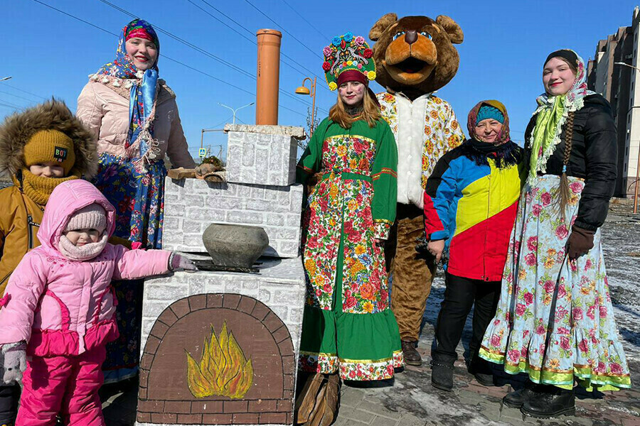 Блины игры и огонь на льду Амура на Amurlife программа празднования Масленицы в Благовещенске