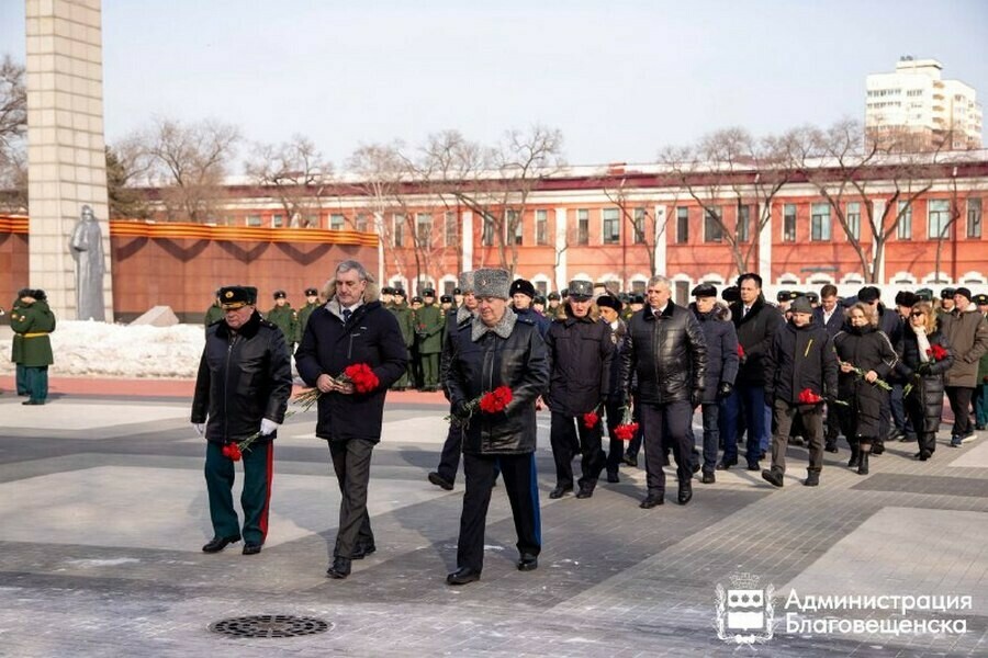 В Благовещенске почтили память защитников Отечества фото 