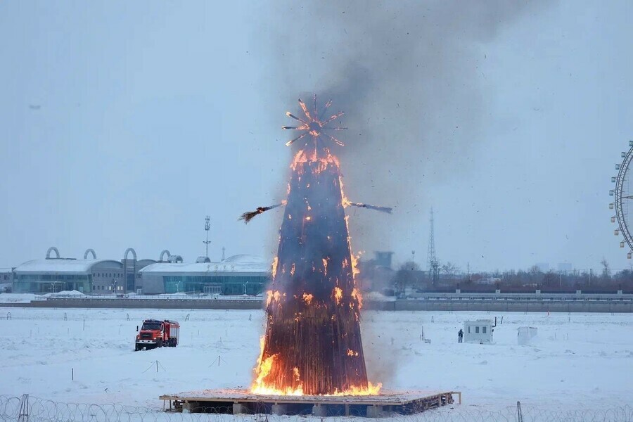 Зрелищное сожжение чучела на льду Амура в Благовещенске сделают ежегодным