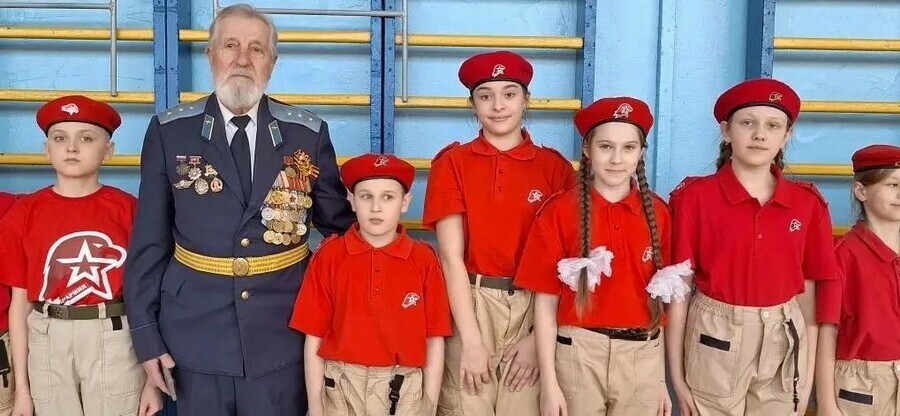 Губернатор Амурской области и мэр Благовещенска поздравили мужчин с праздником