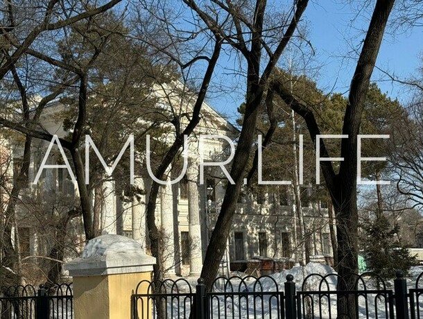 Ремонт должны были завершить год назад а продлили еще на три года почему в Благовещенске так затянулась реконструкция АОДНТ на Ленина фото