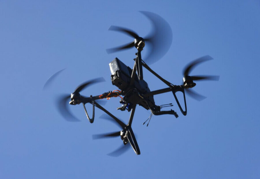 Полицейские дроны вооруженные перцовыми баллончиками могут отправить на патрулирование улиц