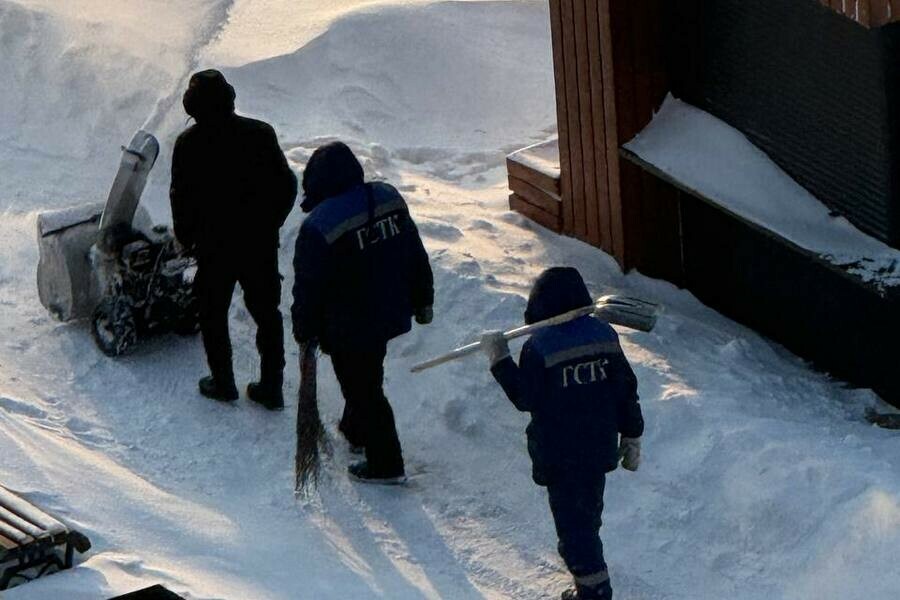 Благовещенцы улыбнулись увидев как чистят снег на набережной Амура видео