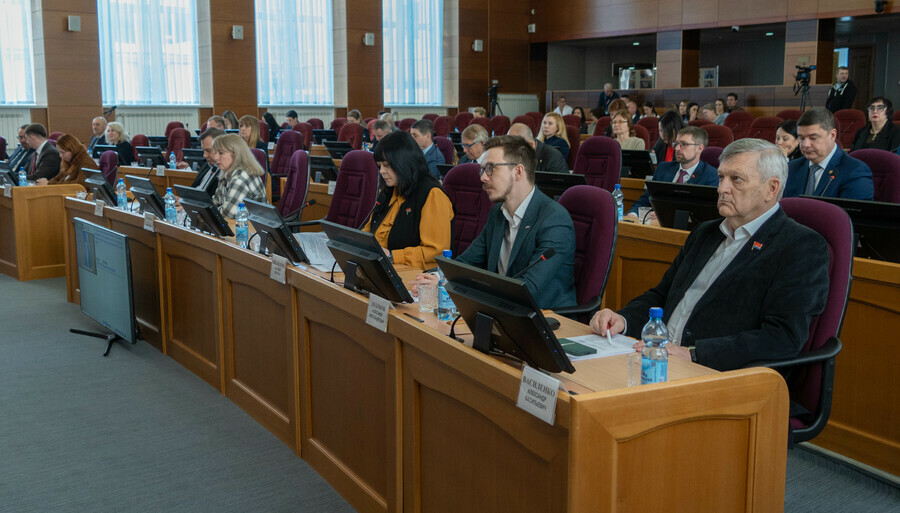 Ремонт областной больницы компьютерного томографа и другие нужды амурские депутаты решили куда направить миллиард рублей