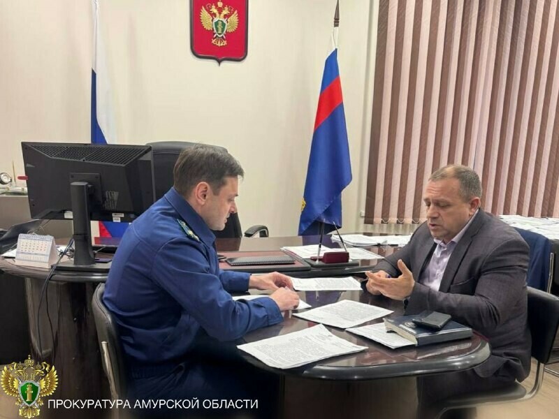 Прокуратура потребовала у администрации Благовещенска убрать снег с дорог 