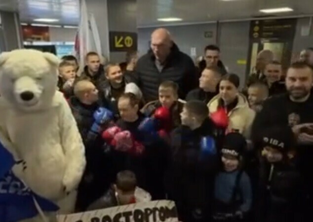 Николай Валуев прилетел в Благовещенск видео