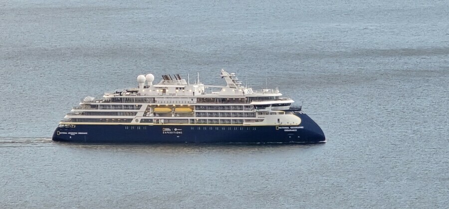 Пловцыэкстремалы которые отправились из Благовещенска в Антарктиду плывут по самому опасному для мореходства проливу Дрейка 