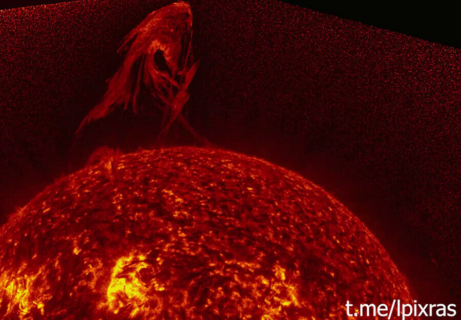 Ученые зафиксировали на Солнце выброс колоссального протуберанца