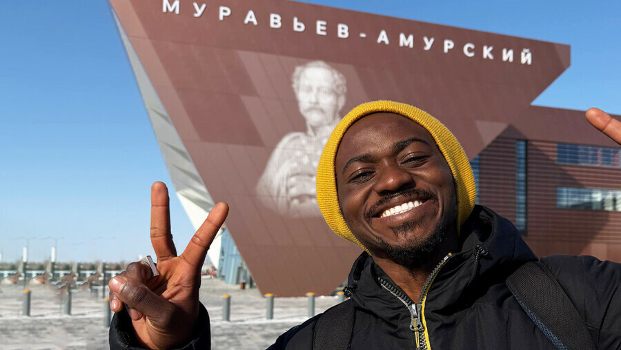 Он приехал из Конго и стал своим в России история Черного Русского из Владивостока