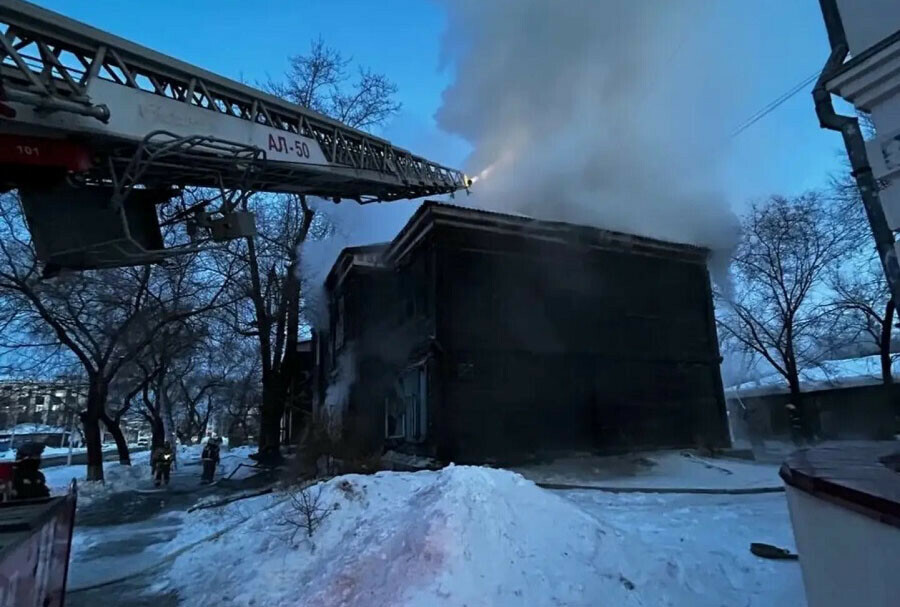В Благовещенске потушен пожар в многоквартирном доме который горел и раньше