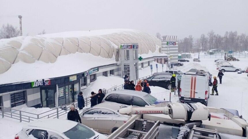 В Подмосковье произошло обрушение в торговом центре 