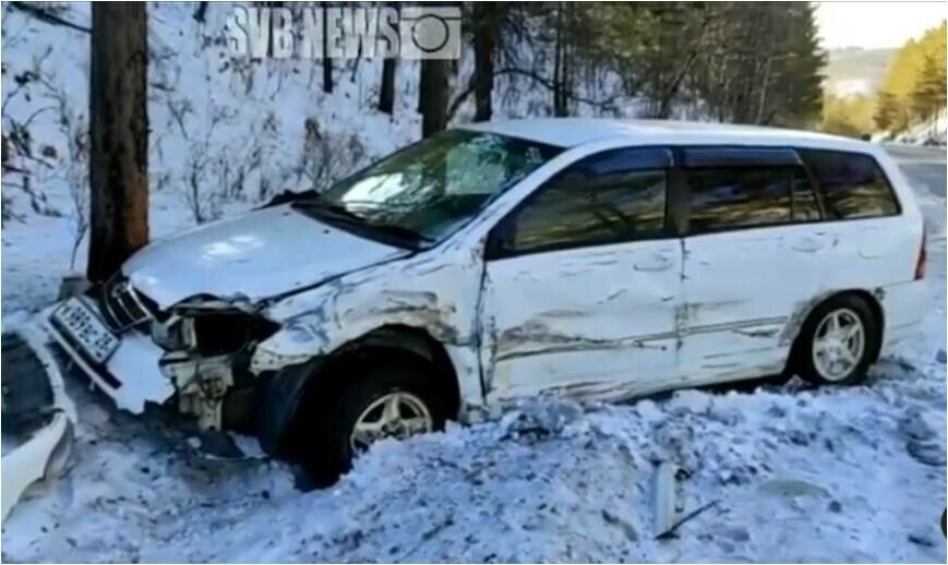 В Амурской области на трассе обнаружены брошенные разбитые автомобили