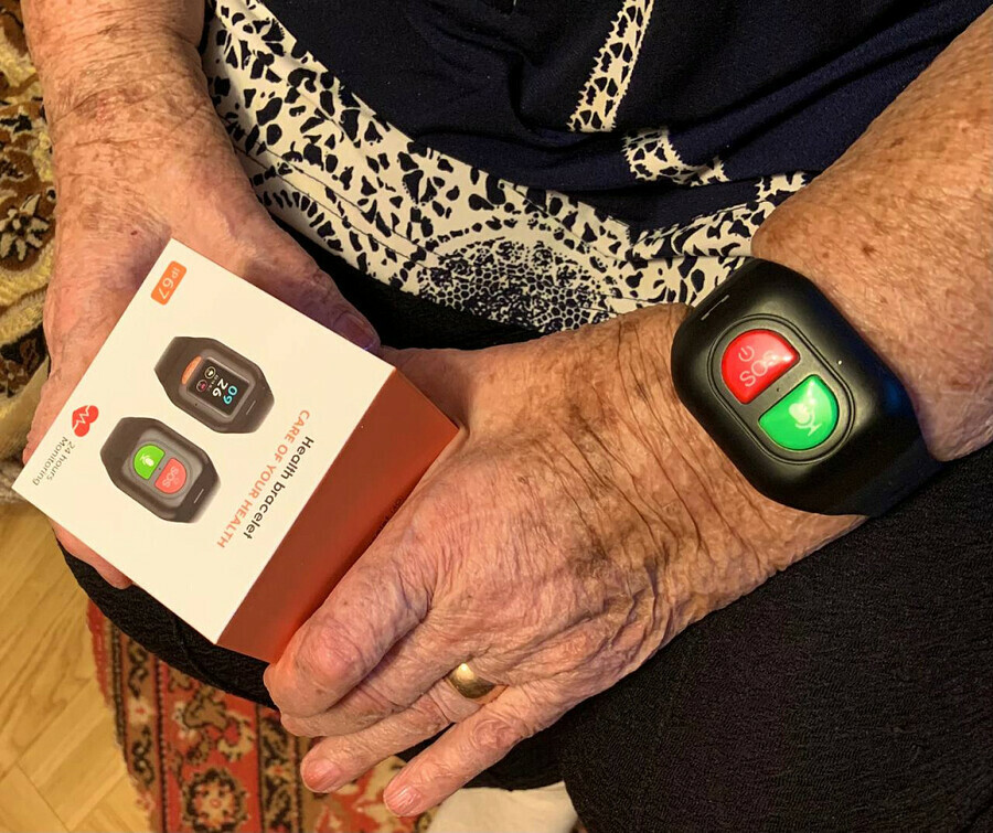 Новая мера поддержки для инвалидов по зрению I группы и одиноких пенсионеров действует в Приамурье