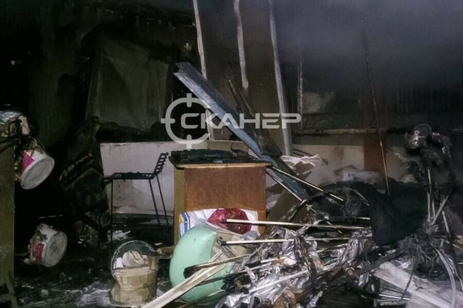 Жители благовещенской многоэтажки встретили праздничное утро происшествием фото