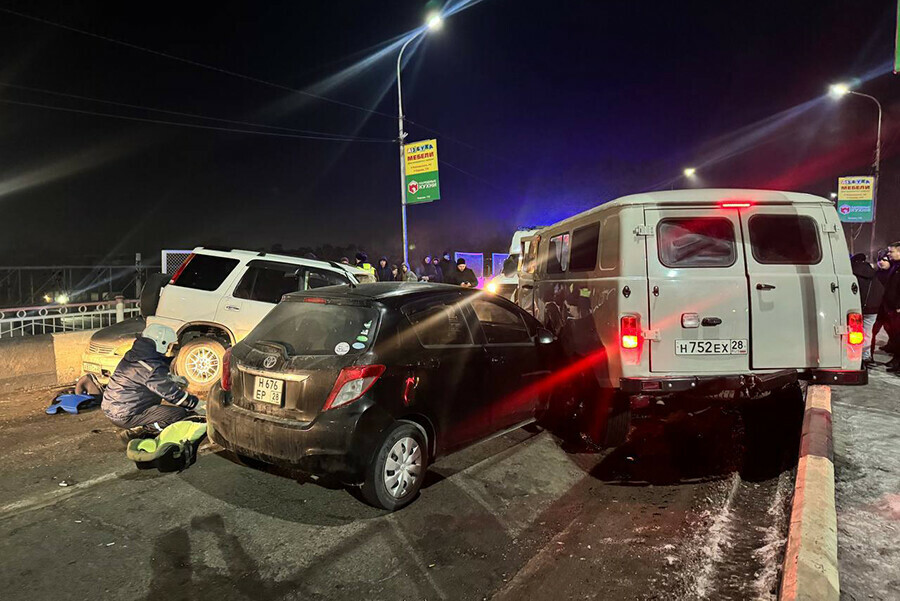 Жесткое ДТП произошло на путепроводе в Белогорске Пострадали 8 человек фото видео