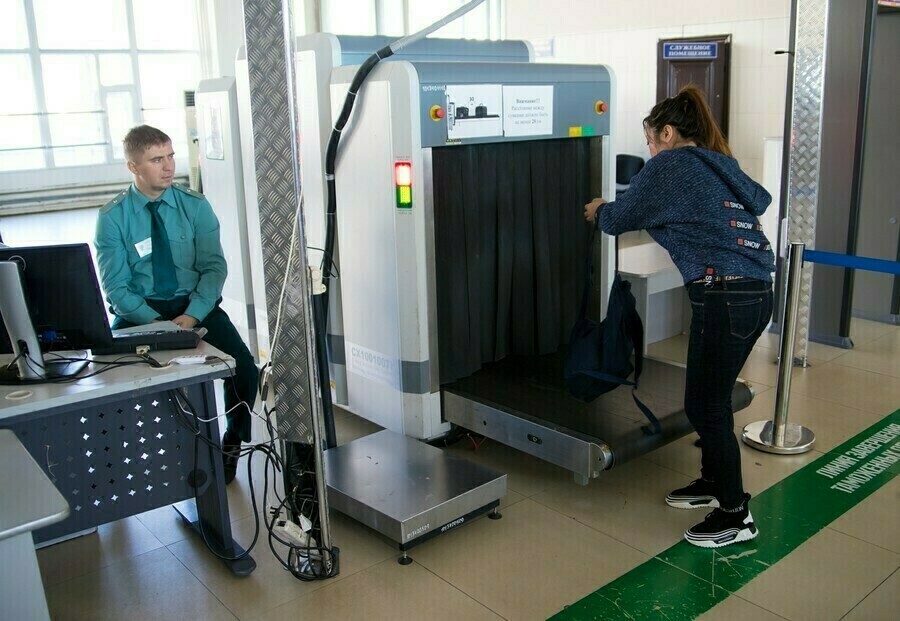 В Благовещенске осуждена китаянка которая пыталась контрабандой вывезти из России большую сумму денег