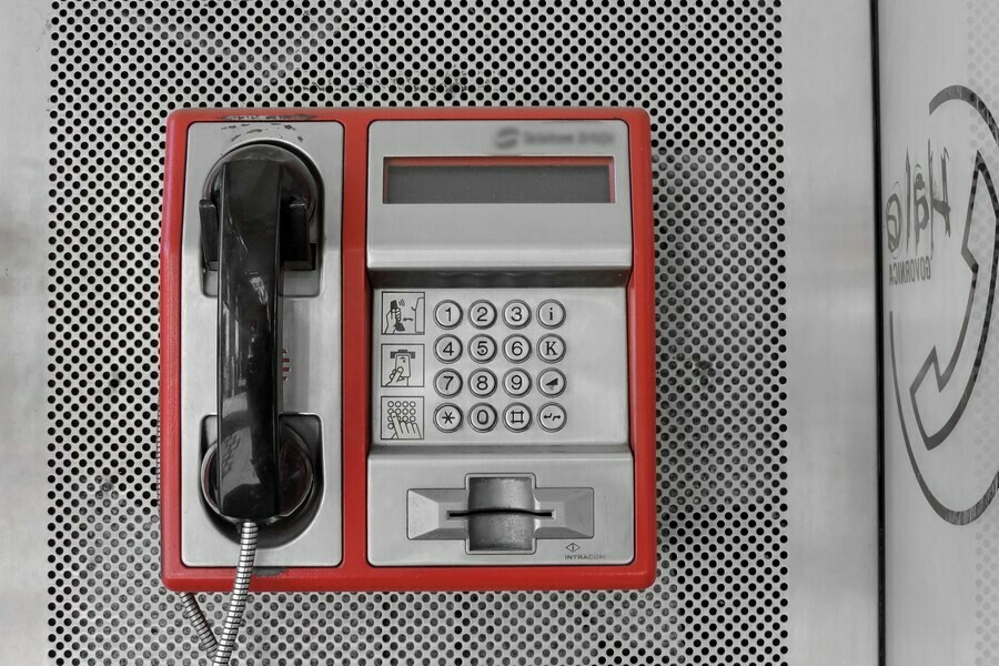 В Госдуме предложили вернуть на улицы городов таксофоны 