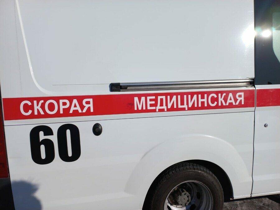 В Амурской области в опрокинувшемся автомобиле пострадал человек