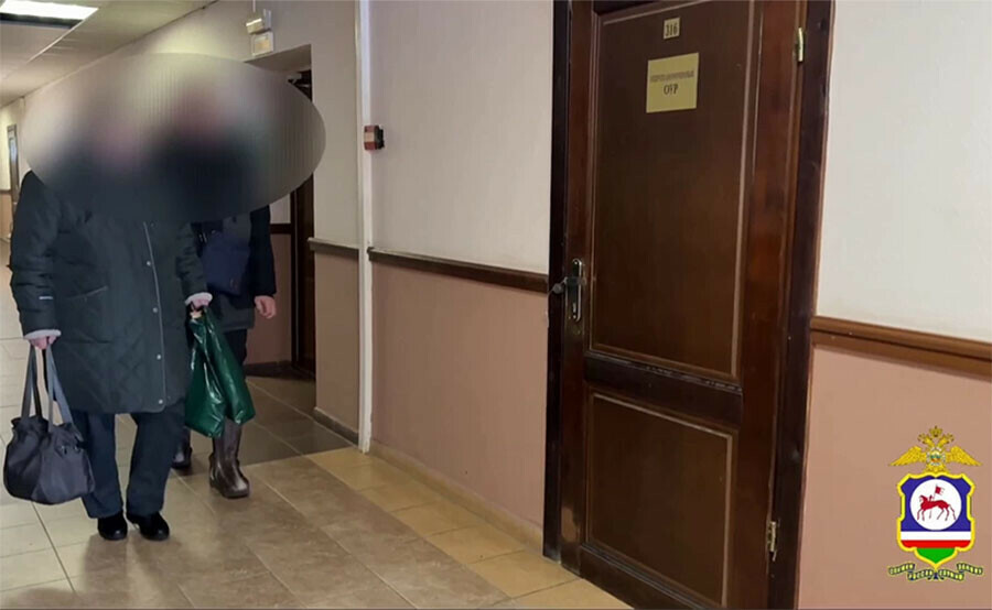 Женщина похитившая у амурчанки 22 миллиона повторила тот же трюк в Якутии но с паролем  зима