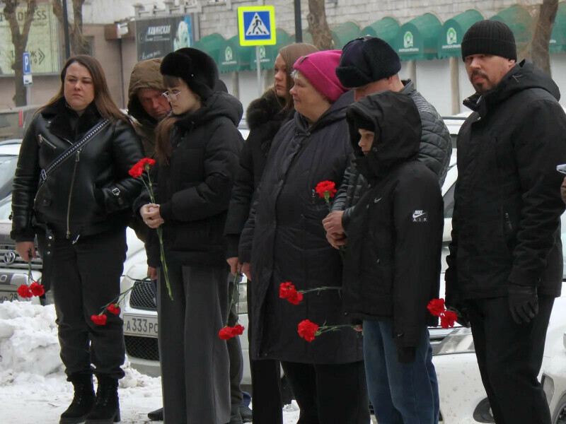 В Благовещенске увековечили память погибшей при исполнении служебного долга сотрудницы полиции Валерии Дмитриевой