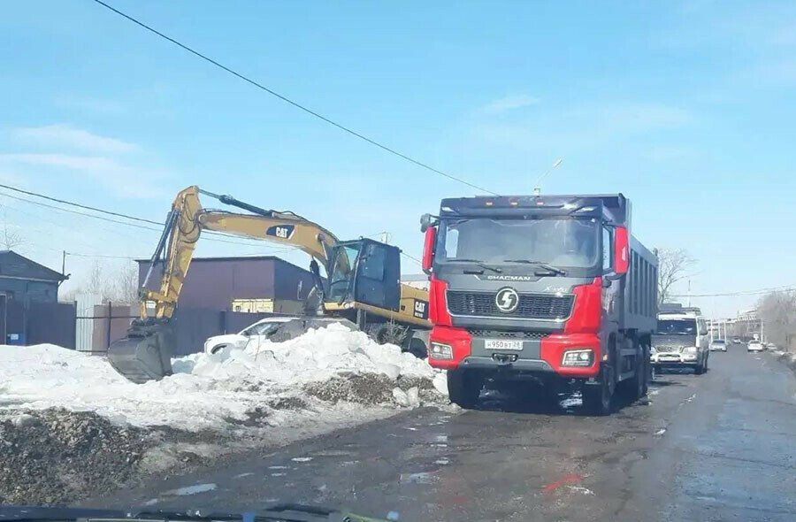 Прокуратура обратила внимание на лед и снег в селе Чигири