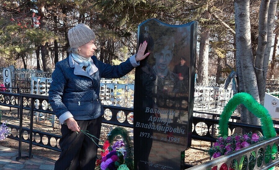 В Благовещенске почтили память геройски погибшего амурского милиционера Артура Волошина