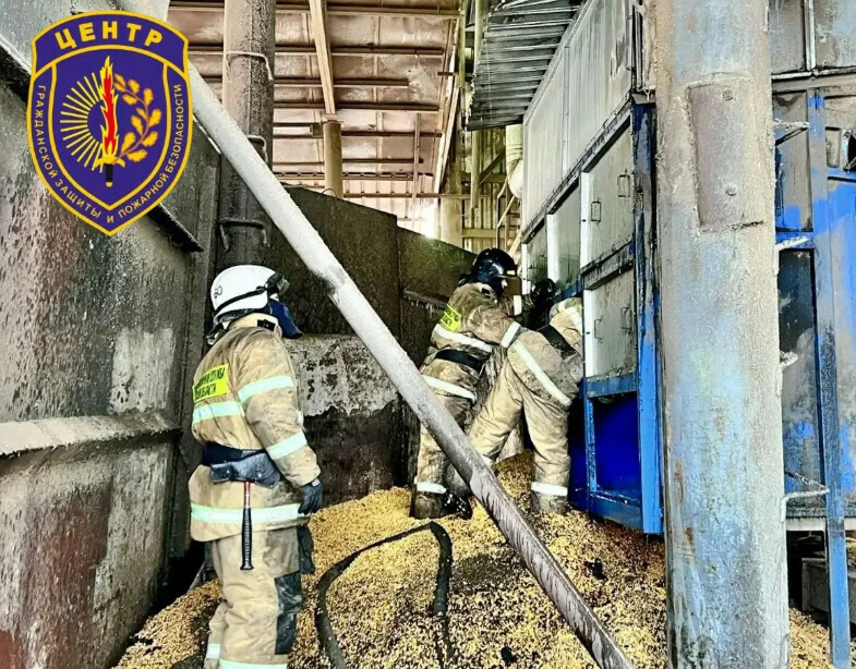 Две тонны зерна сгорели в пожаре в Амурской области