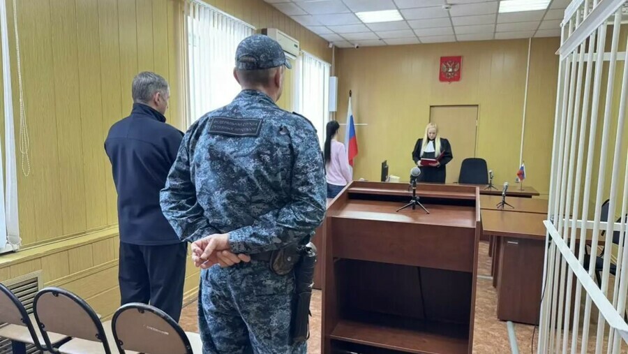 Амурчанин собрал более 42 килограммов наркотика и принес домой для личного использования