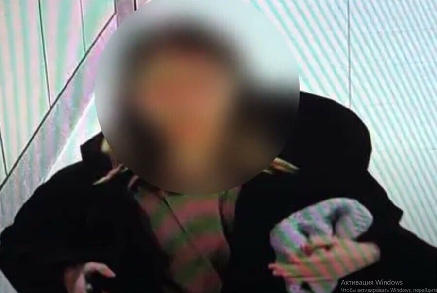 Ключ от квартиры где лежали миллионы рублей и тысячи долларов отдал мошенникам 16летний подросток видео