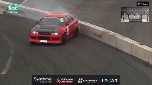 Колесо разулось прямо в заезде зрелищный инцидент с гонщиком из Благовещенска попал на видео 