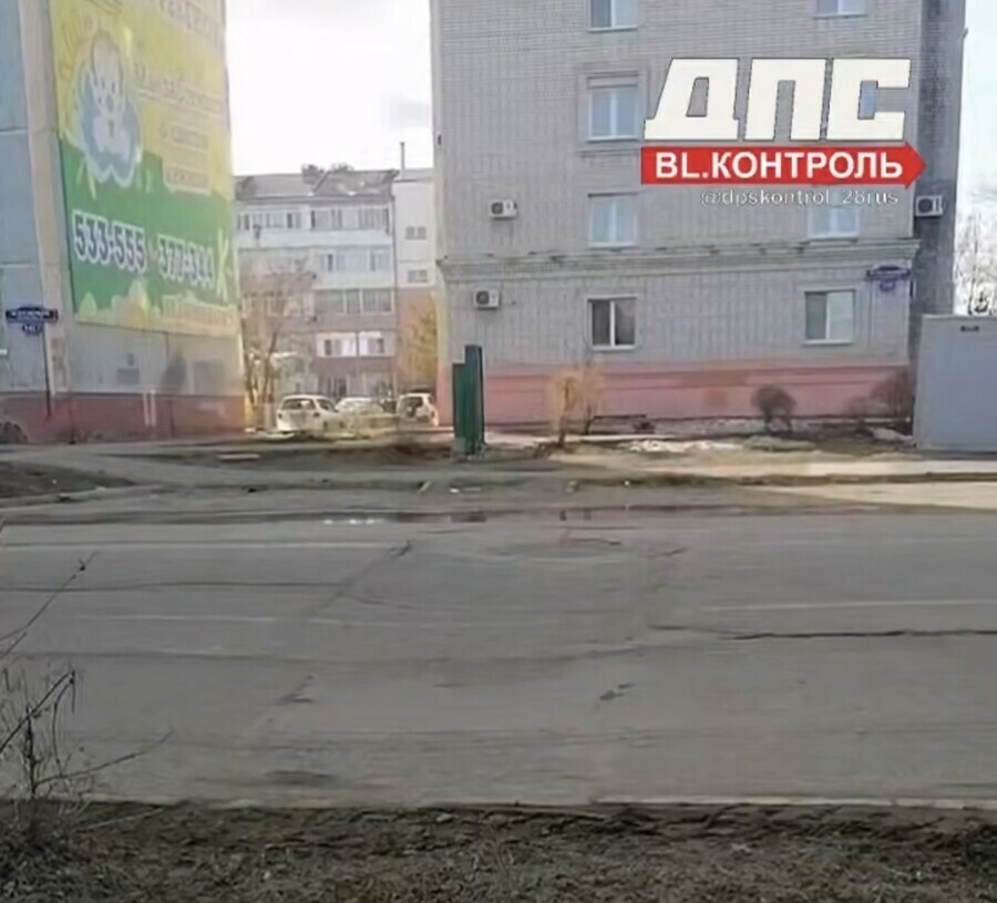 О провале на дороге предупреждают водителей Благовещенска