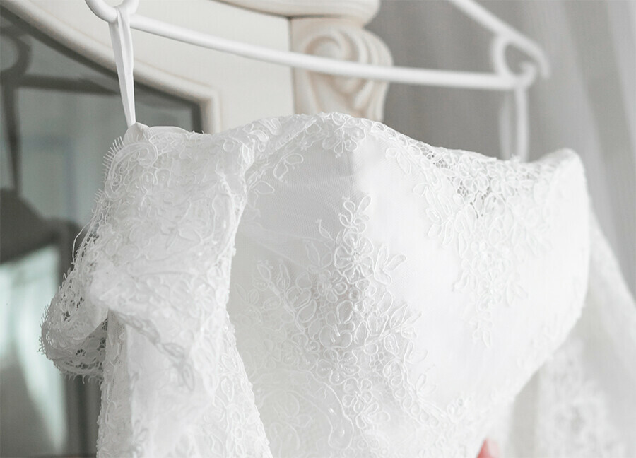 Можно ли брать деньги за примерку свадебных платьев разъяснил Роспотребнадзор