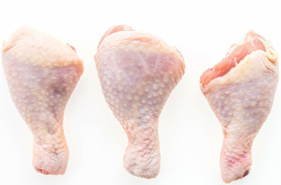 Кладовщику в Благовещенске пришлось расплачиваться за бедрышки тушки и филе