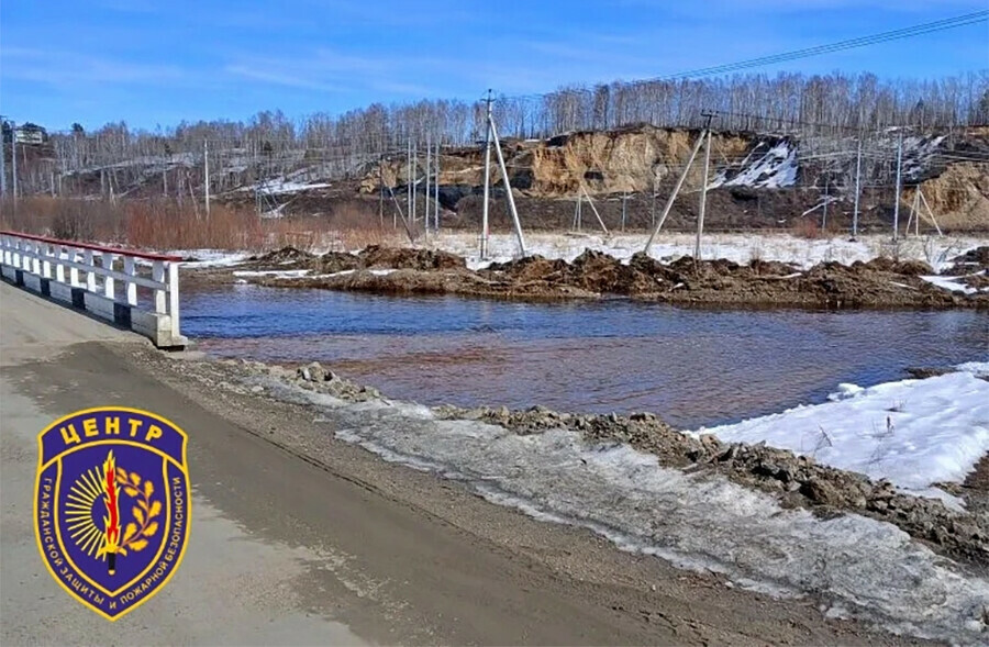 В Амурской области на водохранилище пришлось открывать створки затвора
