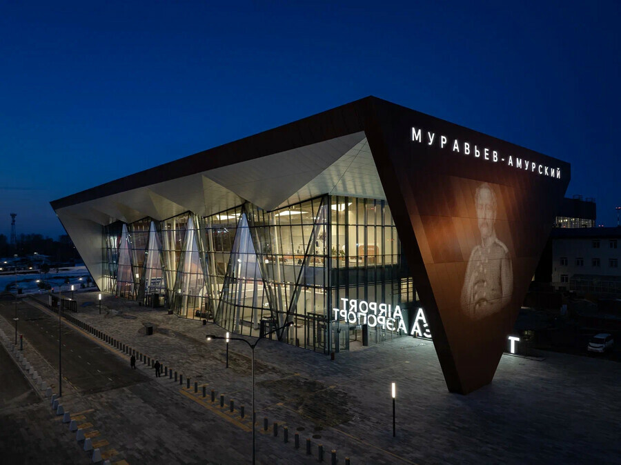 Глава государства торжественно открыл новый пассажирский терминал аэропорта в Благовещенске фото