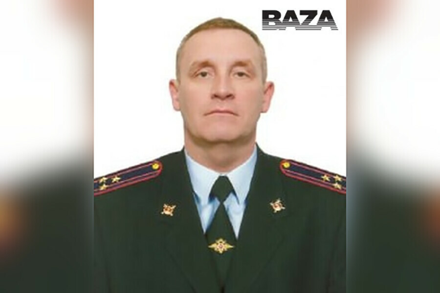 В крупном городе задержан высокопоставленный полицейский который ел и пил за счет мигрантов не знающих русский язык