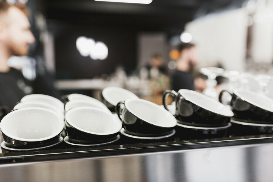 В Благовещенске досрочно разрешили открыться столовой после грубых нарушений и случаев отравления