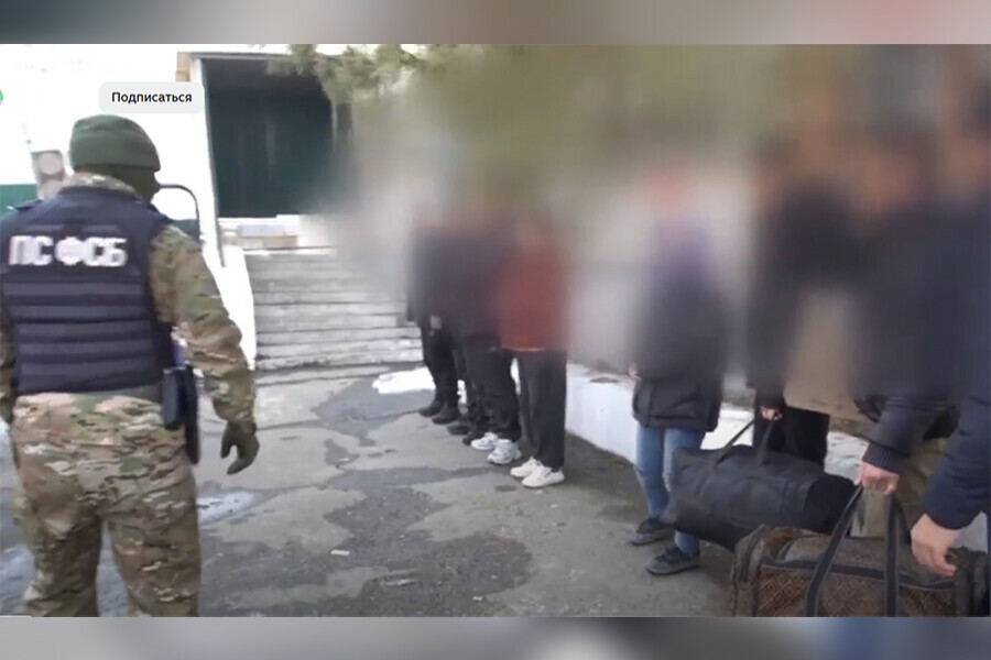 Из Амурской области принудительно выслали 17 иностранцев 24 запретили въезд в Россию видео