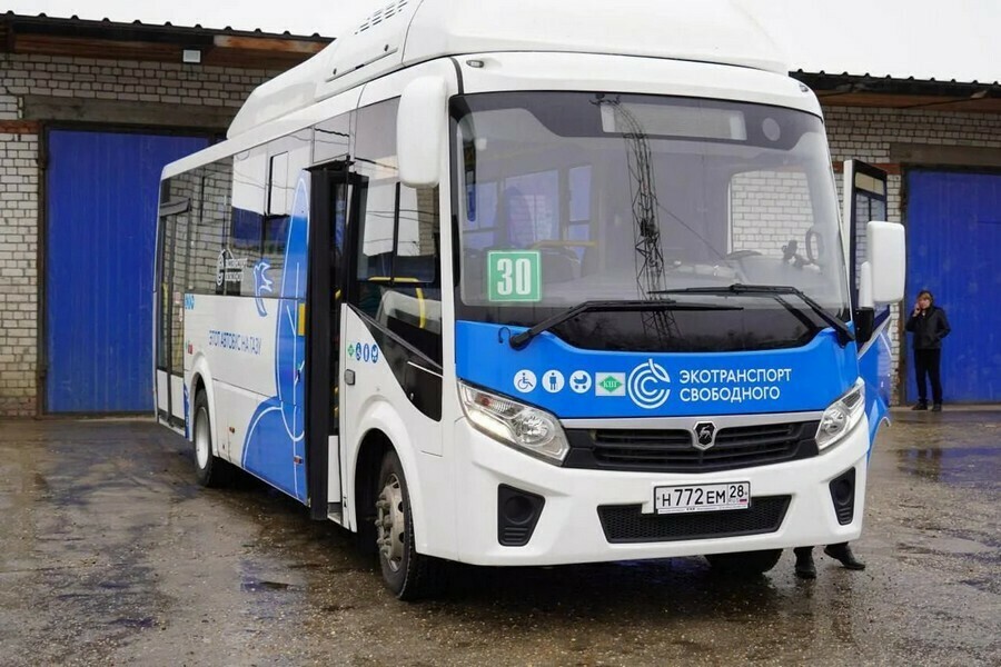 Амурчан по автобусным маршрутам возит экотранспорт 