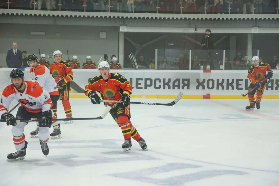 В Благовещенске состоялся финал Офицерской хоккейной лиги Кто победил фото