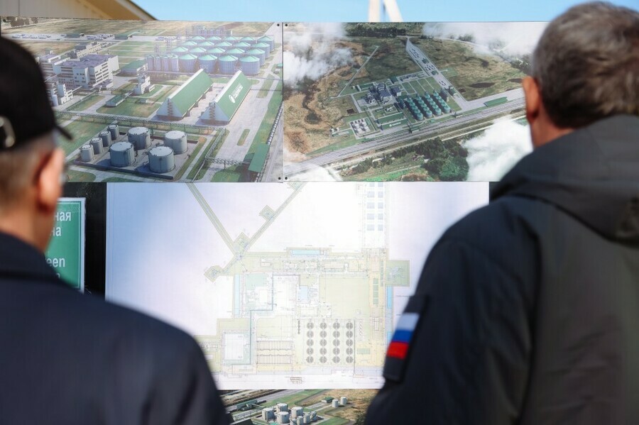 В Белогорске достраивают один из крупнейших в России заводов по переработке сои