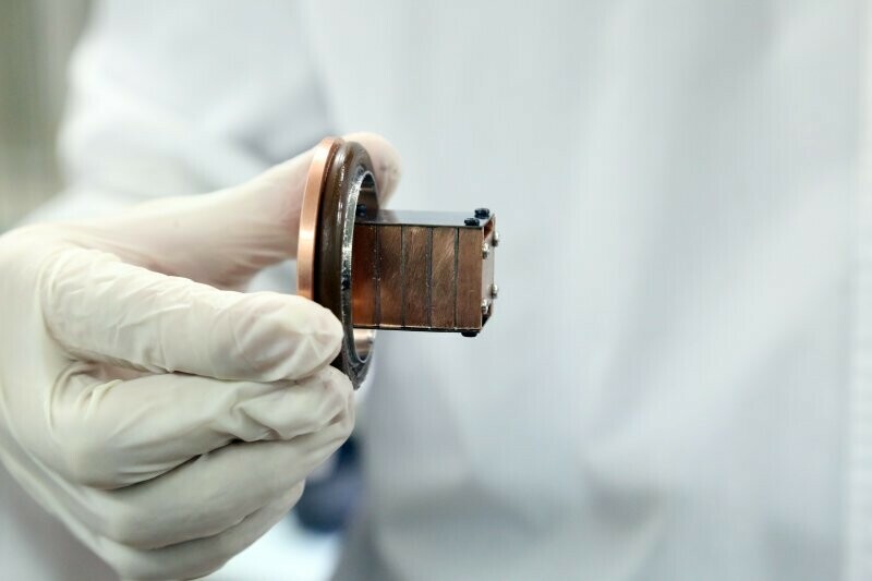 В АмГУ создали уникальный контейнер для хранения научных образцов